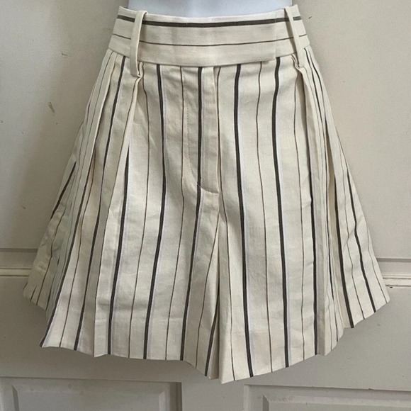 BANANA REPUBLIC Alva Cream/Taupe Striped Pleated High Rise Linen Shorts Sz 14 - Picture 3 of 14